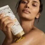 Oriflame Milk & Honey Gold Sugar Scrub – Deep Exfoliating & Moisturizing Body Polish for Soft Glowing Skin - Image 2