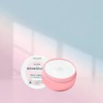 Buy Oriflame Glow Essentials Face Cream with Vitamins E & B3 Online in Pakistan | Altutan | Moisturizing Face Cream for All Skin Types - Image 3